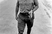 Tomás Alves, rosto conhecido da televisão e de filmes como ‘Um Amor de Perdição’, é Salgueiro Maia nas várias etapas da vida, até  à morte aos 47 anos 