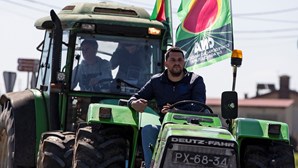 Agricultores protestam por “preços justos” e mais apoios