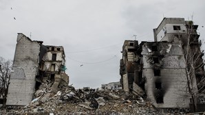200 soterrados nos escombros: A barbárie de Borodyanka depois das atrocidades em Bucha