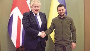 Boris Johnson realizou visita-surpresa a Kiev para encontrar Presidente ucraniano