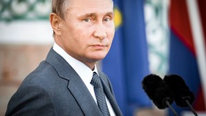 Vladimir Putin submetido a operação. Kremlin divulga imagens pré-gravadas do presidente