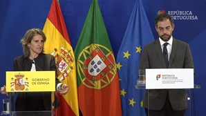 Bruxelas autoriza Portugal e Espanha a limitarem preços do gás