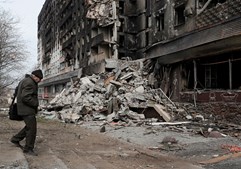 Destruição em Mariupol, uma das cidades mais atacadas pelo exército russo