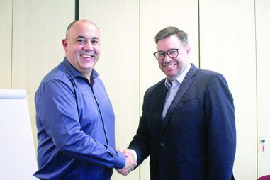 O diretor do CM e da CMTV, Carlos Rodrigues, com Paulo Catarro, alguém com “múltiplas valências, que vai enriquecer a estação”