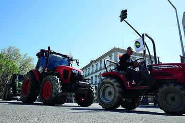 Confederação diz que medidas de apoio aos combustíveis não servem "para compensar os agricultores"