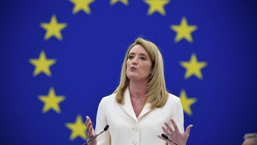 Presidente do Parlamento Europeu defende "embargo total" ao petróleo, gás e carvão russo