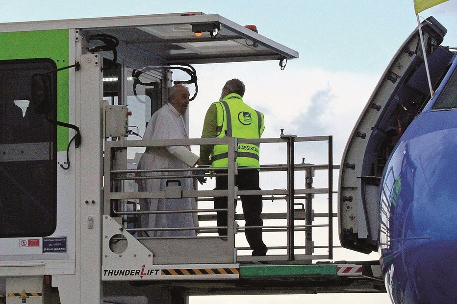 Francisco usou uma plataforma reservada a pessoas de mobilidade reduzida 