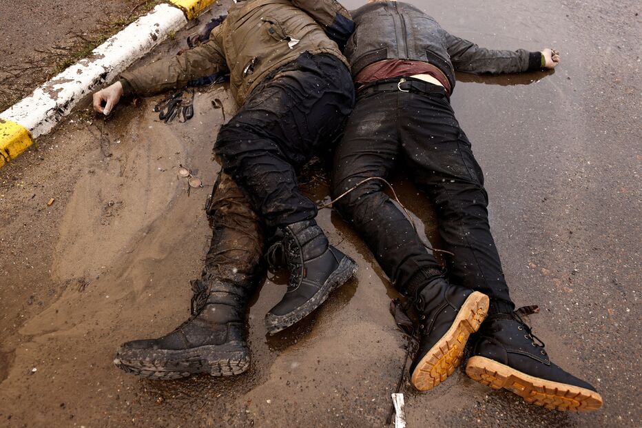 Corpos encontrados em Bucha com sinais de tortura