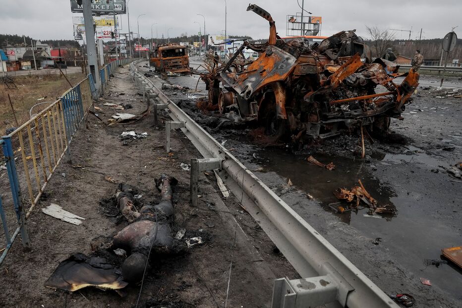 Corpos encontrados em Bucha com sinais de tortura