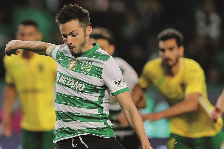 Sarabia marcou de penálti o primeiro golo da equipa do Sporting 