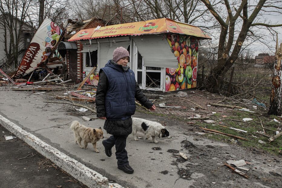 População de Borodyanka abandonou casas após início do conflito. Vive-se numa cidade fantasma