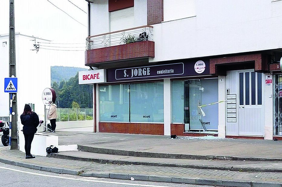 assalto, estabelecimento, ladrões