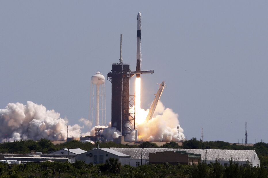 2022-04-08_16_36_15 2022-04-08T153717Z_786460364_HP1EI4817E30A_RTRMADP_3_SPACE-EXPLORATION-NASA-AXIOM.JPG