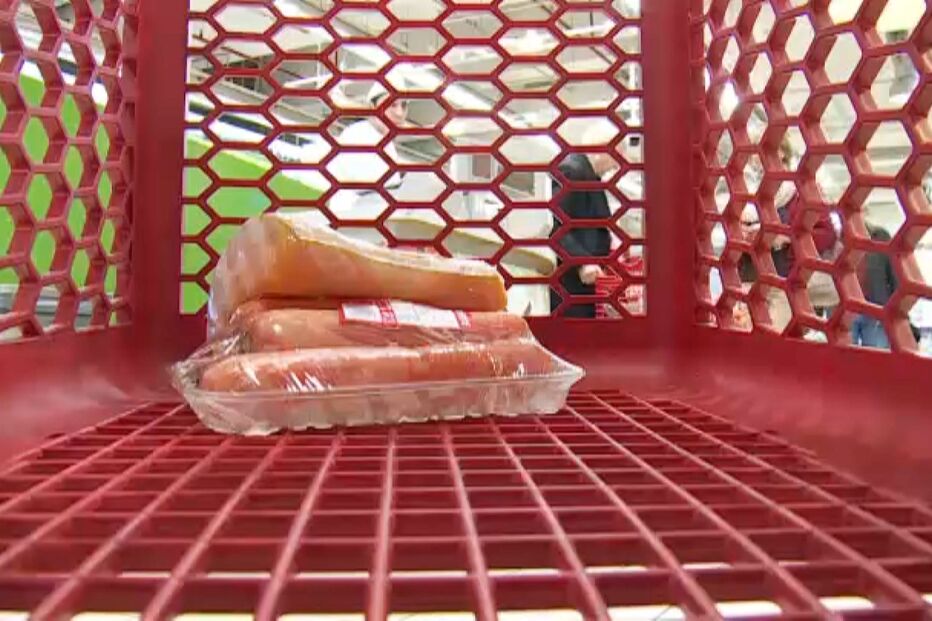 Cabaz alimentar sobe 6,15% e aperta orçamento das famílias desde o início da guerra na Ucrânia