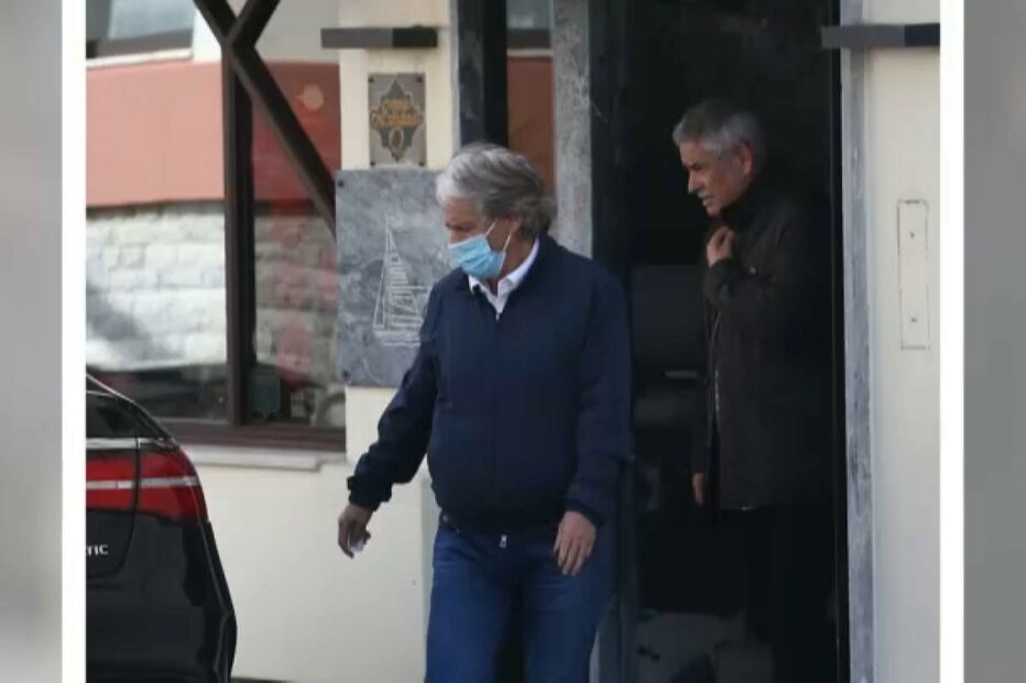Fenerbahçe apresenta cheque em branco a Jorge Jesus