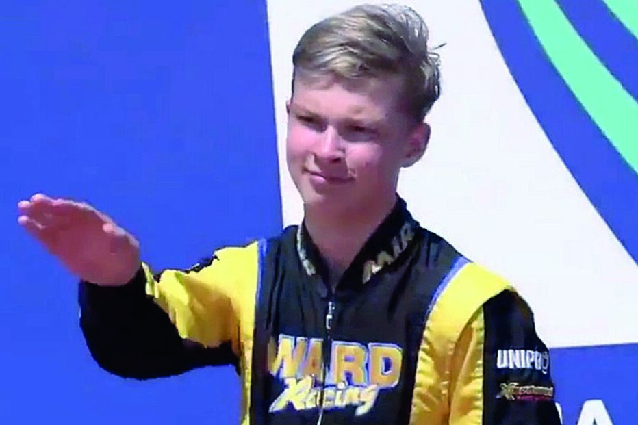 Artem Severiukhin, de 15 anos, no pódio, em Portimão 