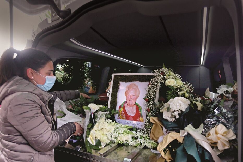 Melinha, funeral, homenagem, crematório