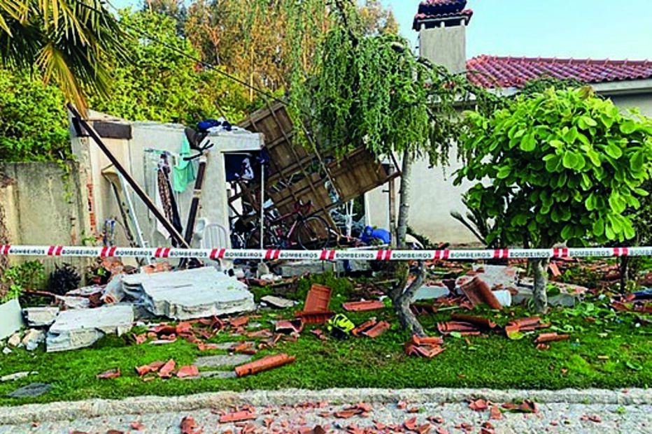 Anexo da casa na Trofa ficou destruído