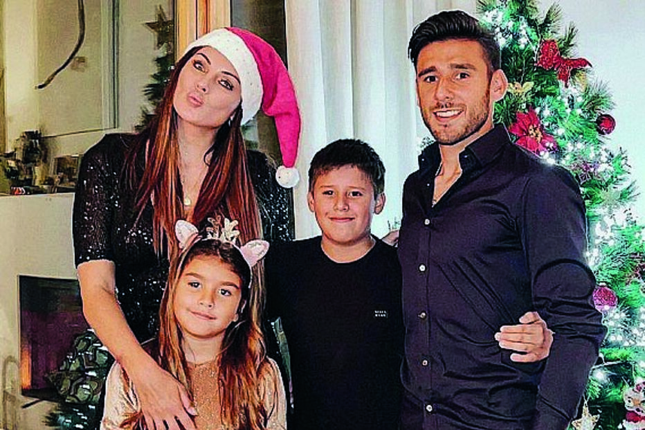 Ex-casal e os filhos no último Natal