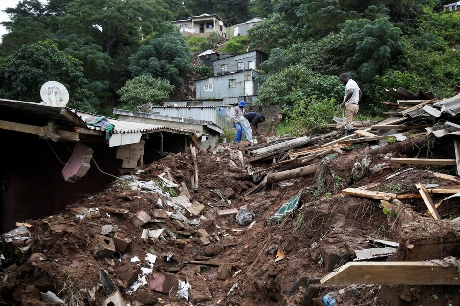 Chuvas têm vindo a causar inundações e deslizamentos de terras na África do Sul
