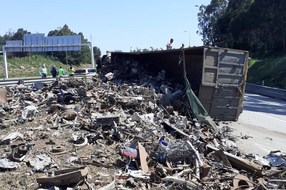 2022-04-18_13_55_05 acidente a41 3.jpg