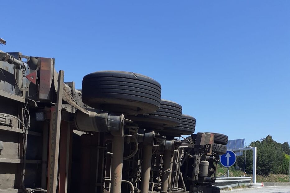 2022-04-18_13_55_15 acidente a41 2.jpg