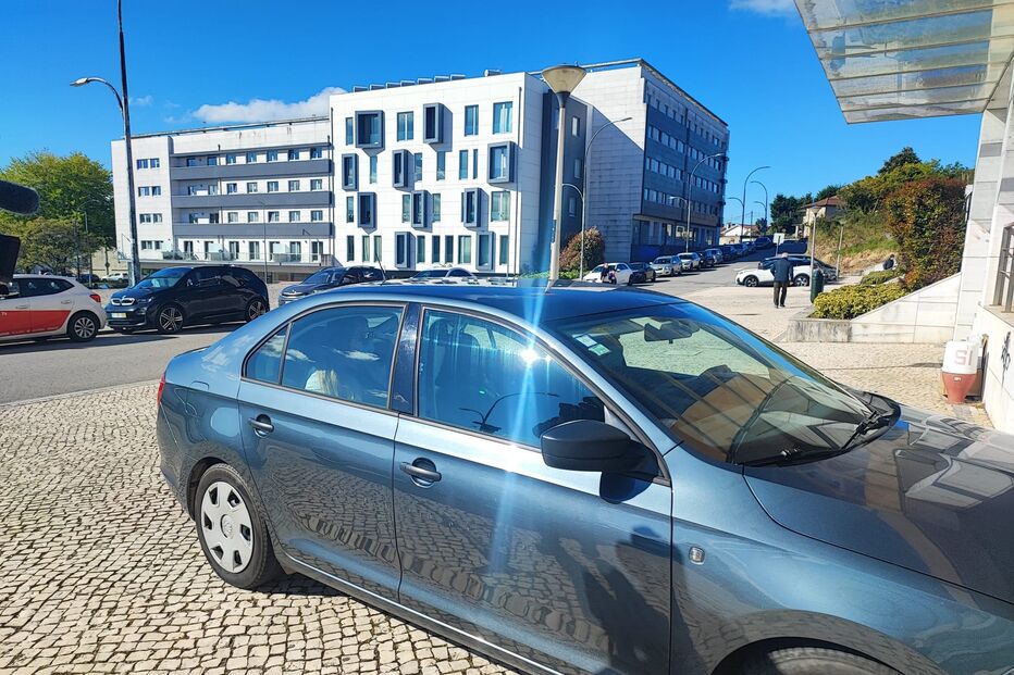 Mulher suspeita de ter esfaqueado o companheiro em Santa Maria da Feira presente a tribunal