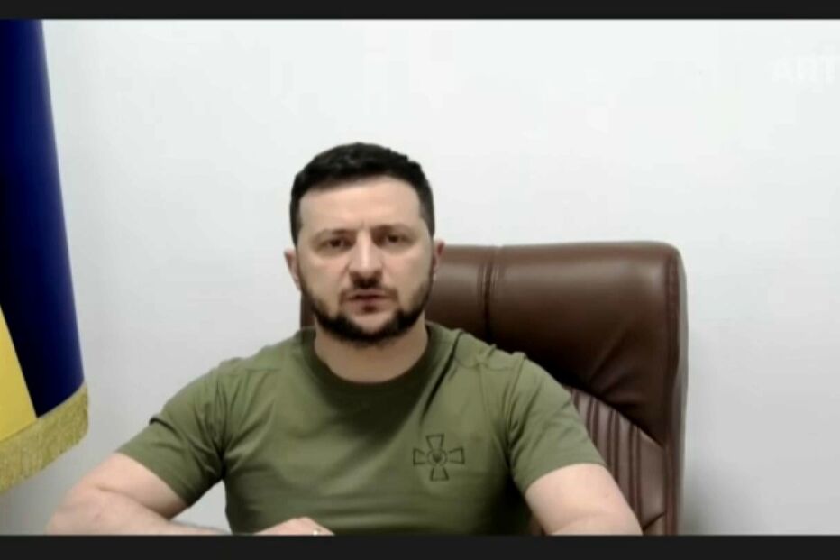 'Ajudem-nos, por favor': Zelensky pede armamento a Portugal em discurso no Parlamento