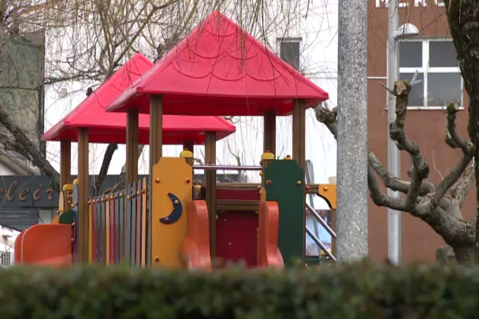 Gang viola meninas à saída da escola de Vila Franca de Xira e regista momento