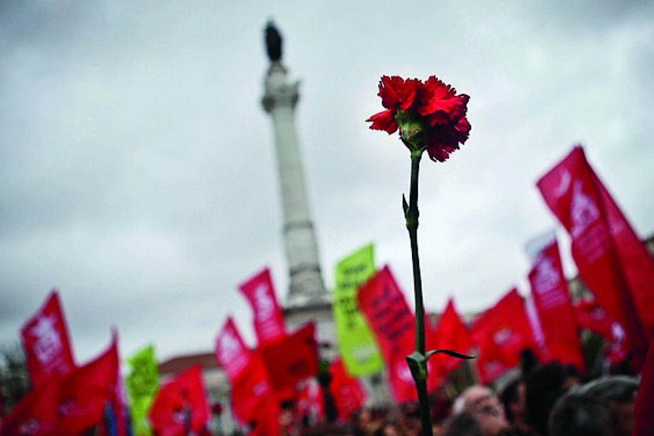 Avenida da Liberdade, cravo, 25 de abril