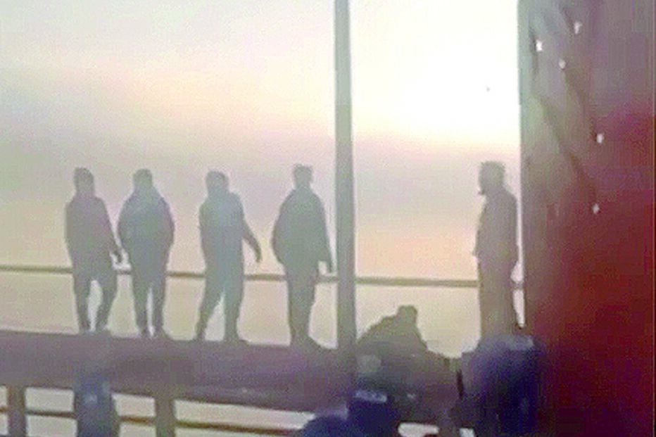 ingleses, ponte 25 de abril, detenção