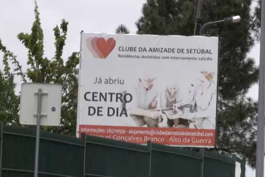 Familiares de utente do Clube da Amizade dizem que idosa era sedada