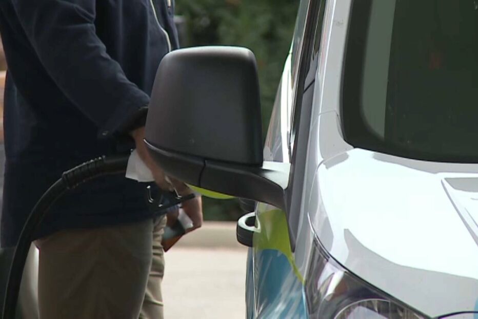 Gasolina baixa 15,5 cêntimos e gasóleo 14,2 por litro