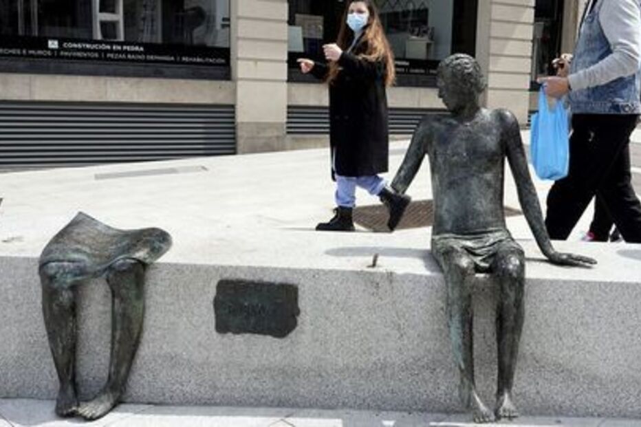 Estátua vandalizada