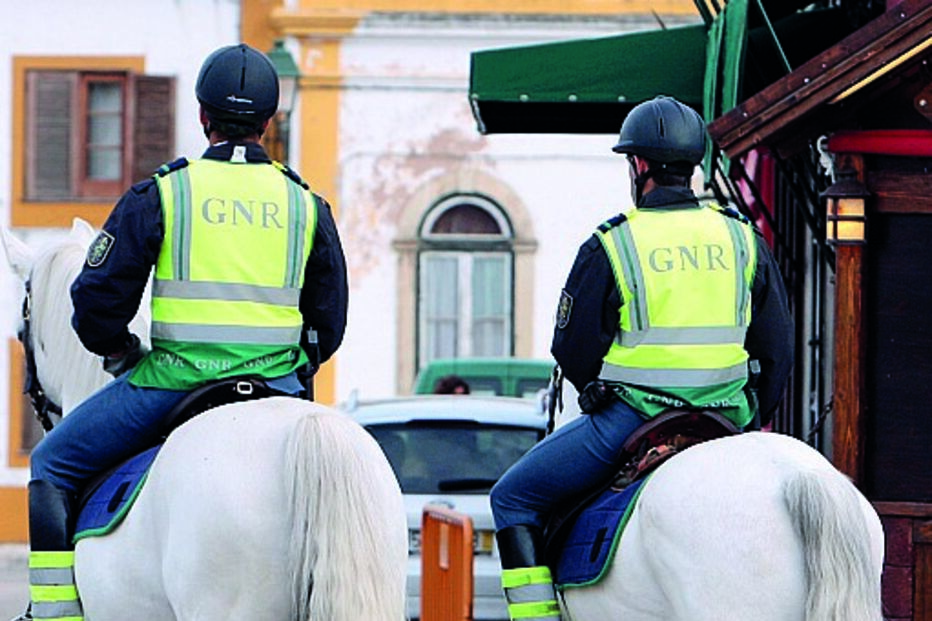 GNR patrulha a cavalo na Golegã