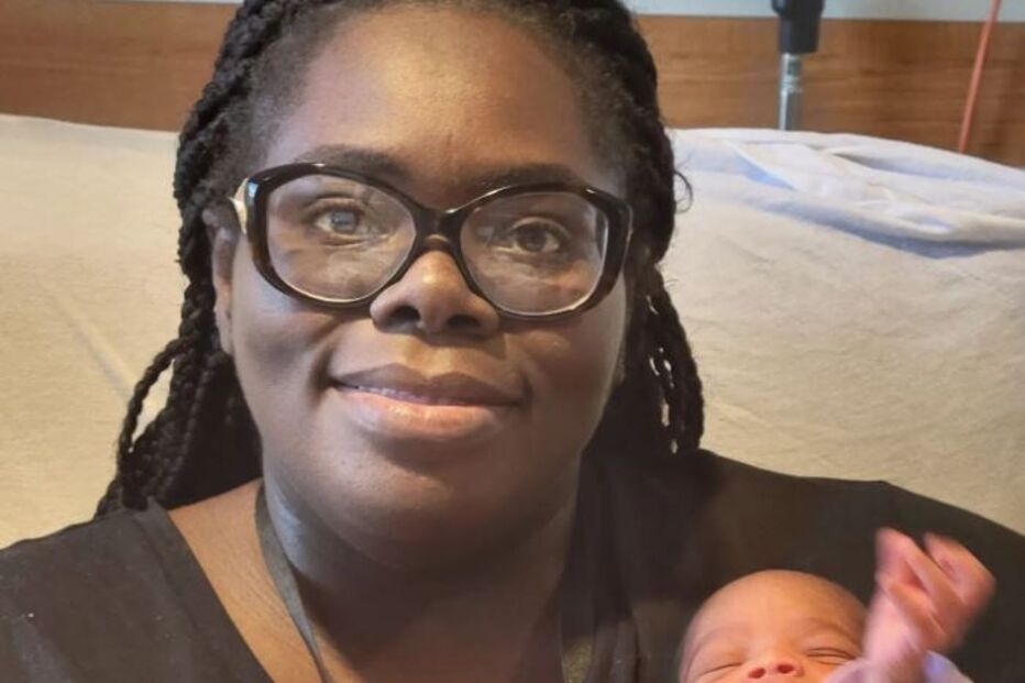 Kimberly Alarcon com as gémeas