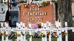 Atirador uma hora dentro de escola: Questionada demora de resposta da polícia a massacre no Texas