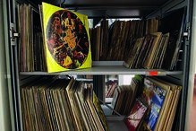 Biblioteca Municipal de Coimbra vai colocar à disposição a sua coleção de discos em vinil, que podem ser ouvidos mediante marcação