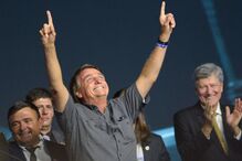 Jair Bolsonaro perdoou a pena a deputado