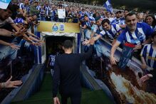 Sérgio Conceição entra no balneário depois do jogo