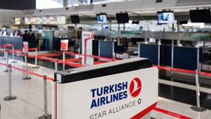 Voo de Israel para a Turquia cancelado após passageiros receberem imagens de acidentes aéreos