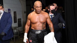 Mike Tyson não vai enfrentar acusações criminais por agressão a passageiro de avião