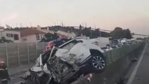 Carro em contramão na origem de acidente com dois mortos na A1 em Vila Franca de Xira