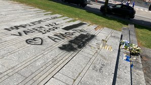 "Vai em paz": Jovem esfaqueado nos festejos do FC Porto homenageado na Alameda do Dragão 