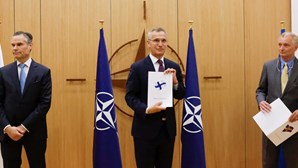 "Um dia histórico": Finlândia e Suécia já formalizaram pedido de adesão à NATO