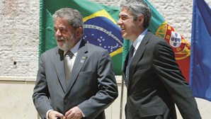 Sócrates faz nova vida em terras do Brasil e ajuda amigo Lula da Silva na corrida à presidência