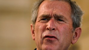 George W. Bush comete gaffe e condena invasão do Iraque em vez da Ucrânia