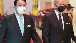 Agentes em rixa antes da chegada de Joe Biden à Coreia do Sul