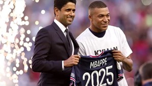 Mbappé está "muito feliz" por renovar com Paris Saint-Germain até 2025