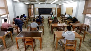 Federação de professores acusa Ministério de obrigar docentes doentes a dar aulas